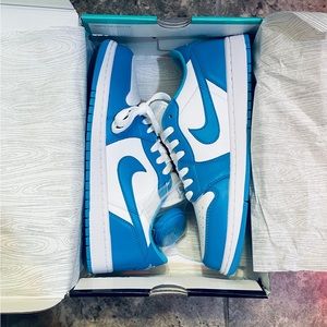 Nike SB Air Jordan 1 Low UNC Mens Size 11 With Box UA